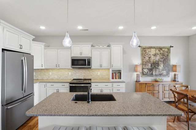 3920 TOLARIAN DR, Columbia, MO 65203