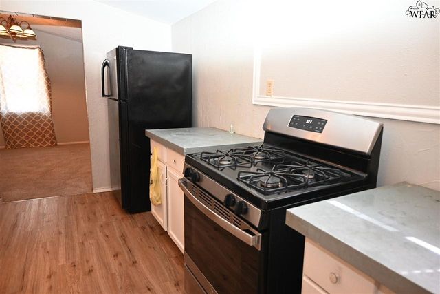 801 N AVENUE C, Burkburnett, TX 76354