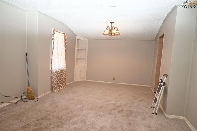 801 N AVENUE C, Burkburnett, TX 76354