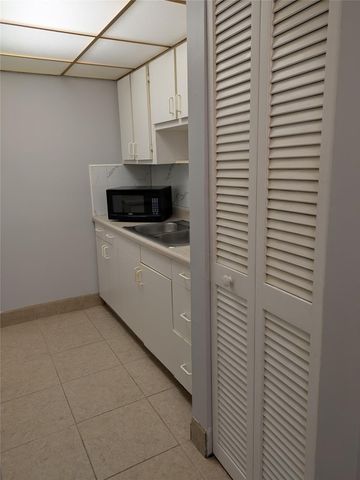 4138 NW 88th Avenue 104, Coral Springs, FL 33065