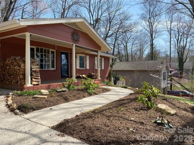 131 Locust Court, Arden, NC 28704