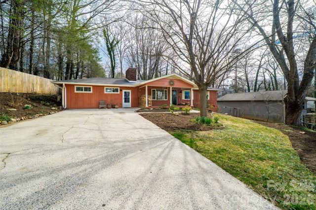 131 Locust Court, Arden, NC 28704