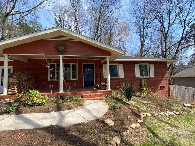 131 Locust Court, Arden, NC 28704