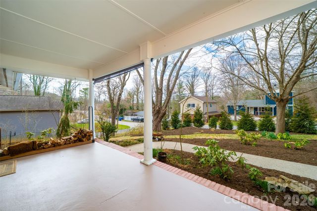 131 Locust Court, Arden, NC 28704