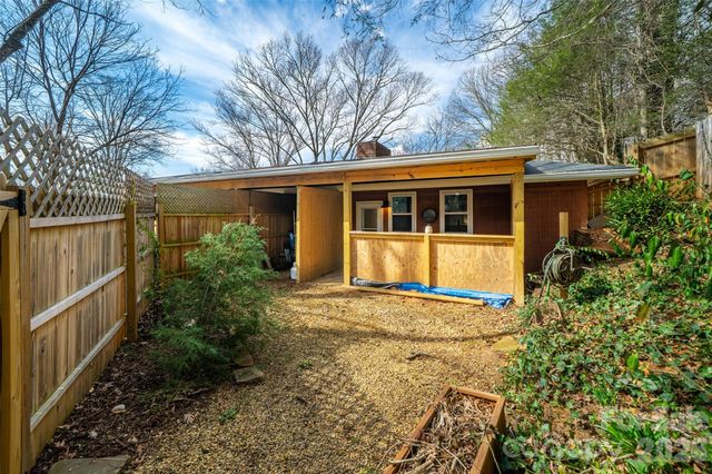 131 Locust Court, Arden, NC 28704