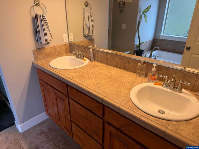 5411 Tullimoor St SE, Salem, OR 97306