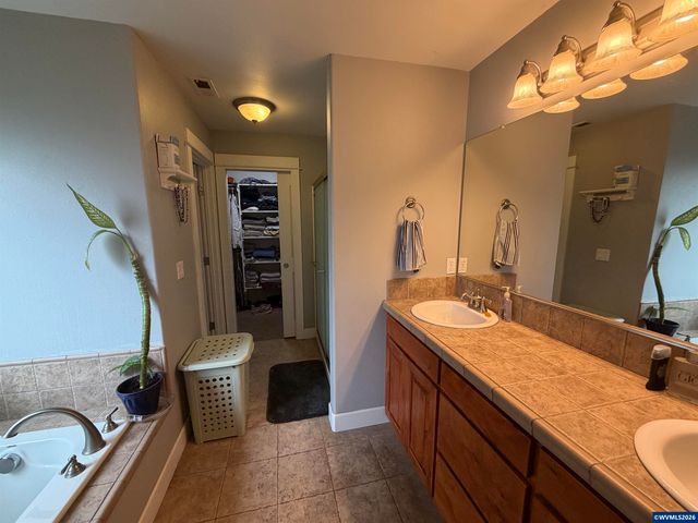 5411 Tullimoor St SE, Salem, OR 97306