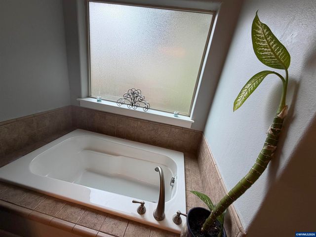 5411 Tullimoor St SE, Salem, OR 97306