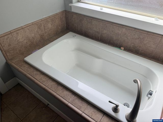 5411 Tullimoor St SE, Salem, OR 97306