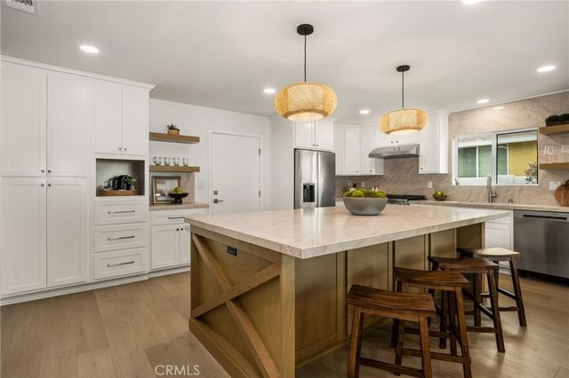 3721 La Colmena Way, Los Alamitos, CA 90720
