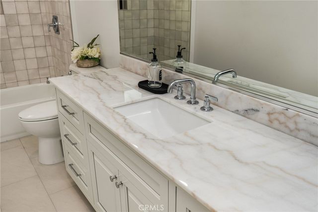 3721 La Colmena Way, Los Alamitos, CA 90720
