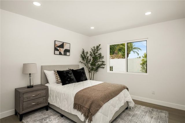3721 La Colmena Way, Los Alamitos, CA 90720
