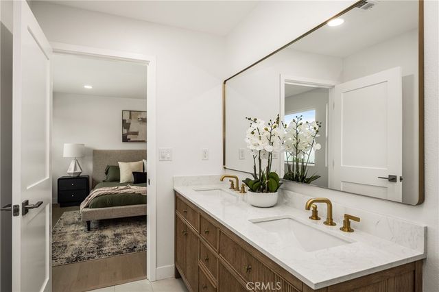 3721 La Colmena Way, Los Alamitos, CA 90720
