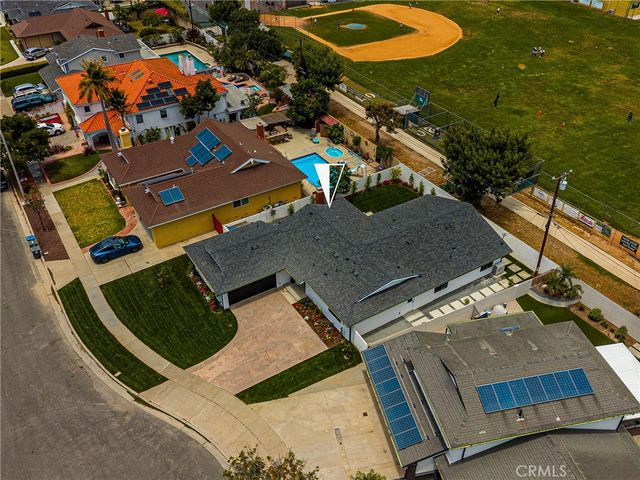 3721 La Colmena Way, Los Alamitos, CA 90720