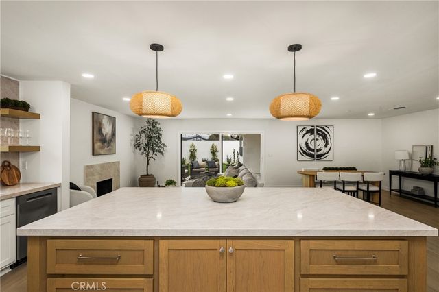 3721 La Colmena Way, Los Alamitos, CA 90720