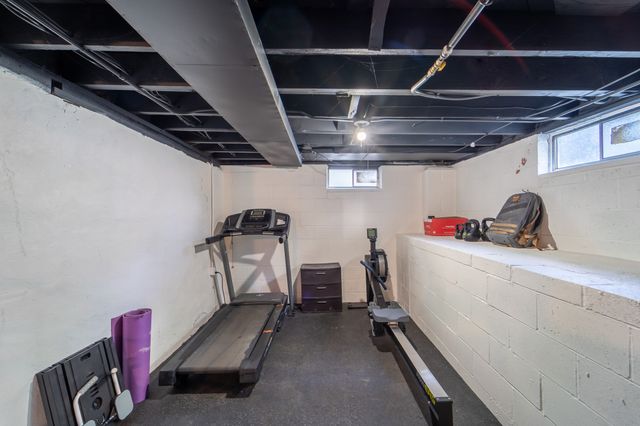 1516 57th Place, Des Moines, IA 50311
