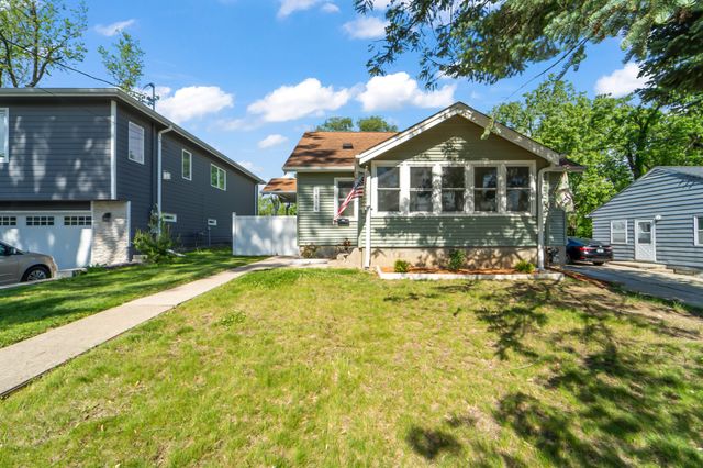 1516 57th Place, Des Moines, IA 50311