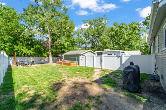 1516 57th Place, Des Moines, IA 50311