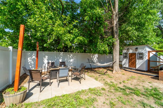 1516 57th Place, Des Moines, IA 50311