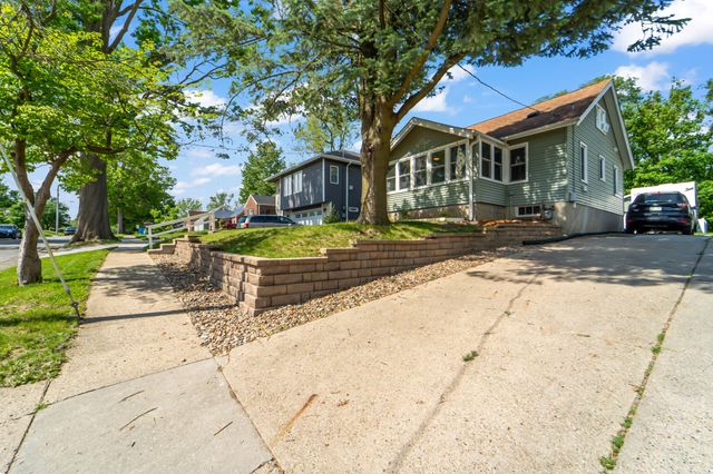 1516 57th Place, Des Moines, IA 50311