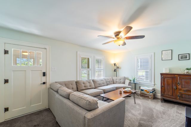 1516 57th Place, Des Moines, IA 50311