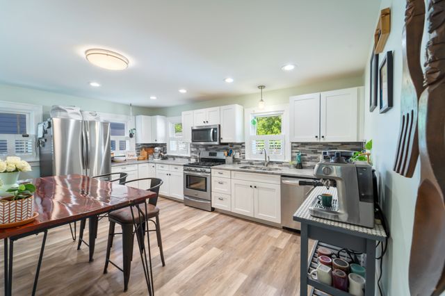 1516 57th Place, Des Moines, IA 50311