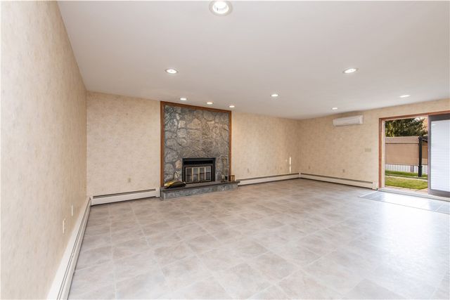 6 Christopher Drive, Johnston, RI 02919