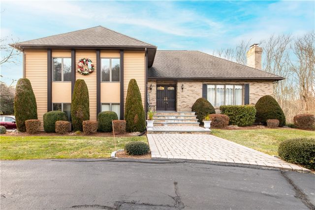 6 Christopher Drive, Johnston, RI 02919