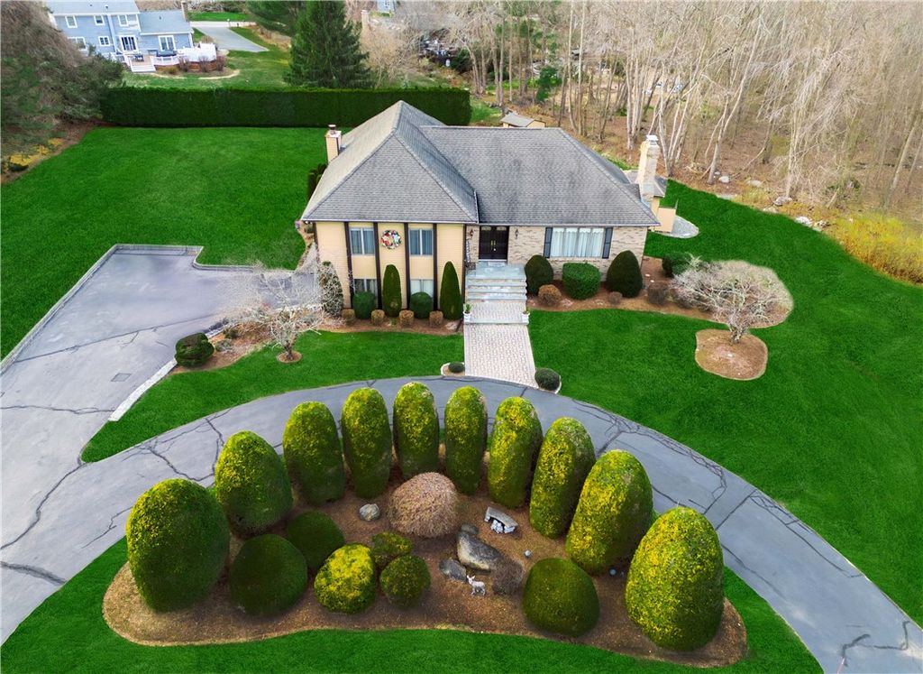 6 Christopher Drive, Johnston, RI 02919