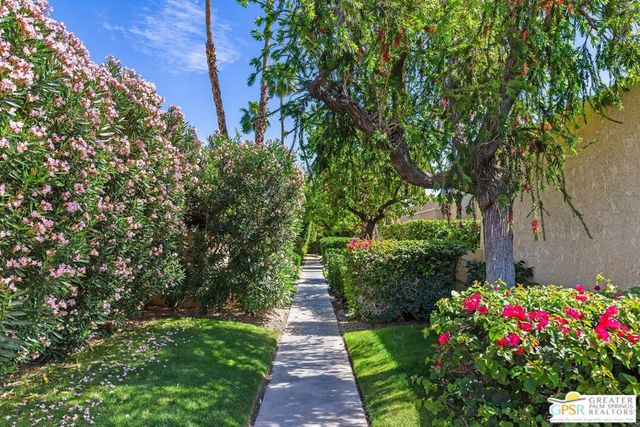 200 E Racquet Club Road 8, Palm Springs, CA 92262