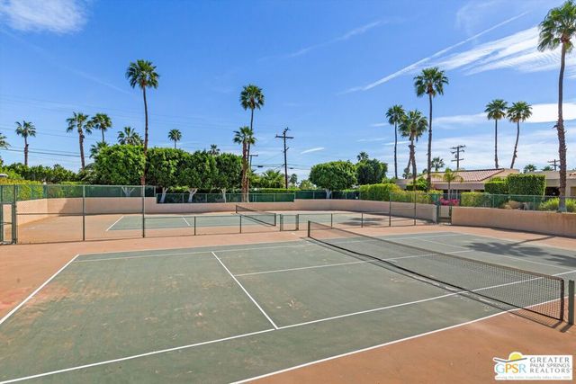 200 E Racquet Club Road 8, Palm Springs, CA 92262