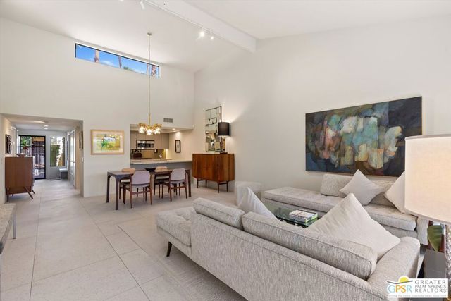 200 E Racquet Club Road 8, Palm Springs, CA 92262