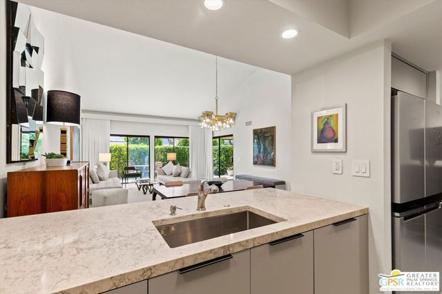 200 E Racquet Club Road 8, Palm Springs, CA 92262