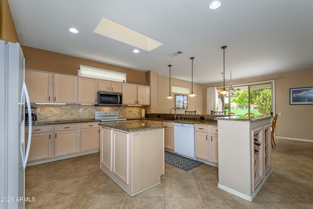 17686 N AMBERWOOD Drive, Surprise, AZ 85374