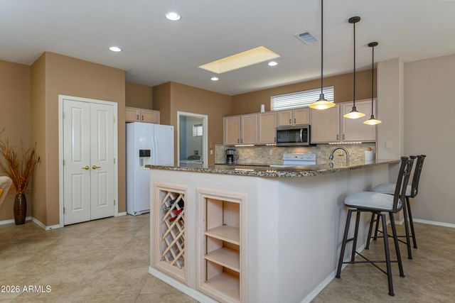 17686 N AMBERWOOD Drive, Surprise, AZ 85374