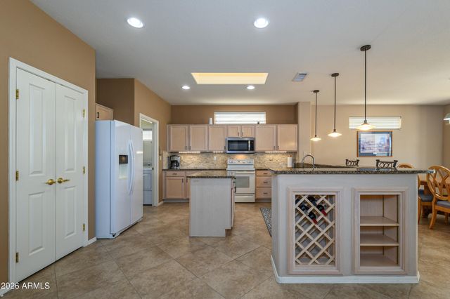 17686 N AMBERWOOD Drive, Surprise, AZ 85374