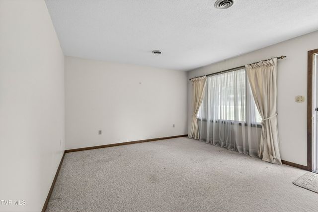 483 Springfield Drive, Bristol, TN 37620