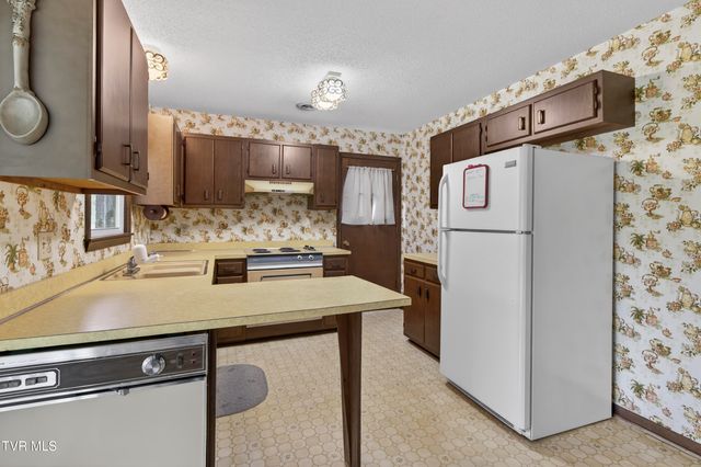 483 Springfield Drive, Bristol, TN 37620
