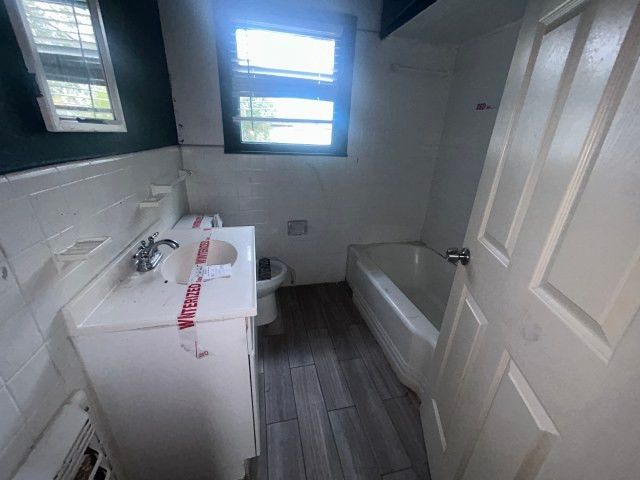 2302 E Mistletoe Avenue, Victoria, TX 77901