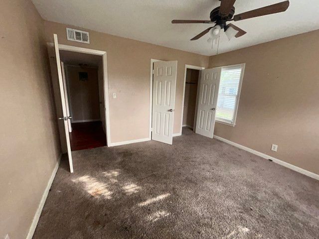 2302 E Mistletoe Avenue, Victoria, TX 77901