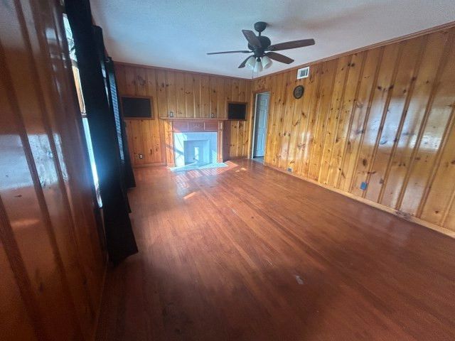 2302 E Mistletoe Avenue, Victoria, TX 77901