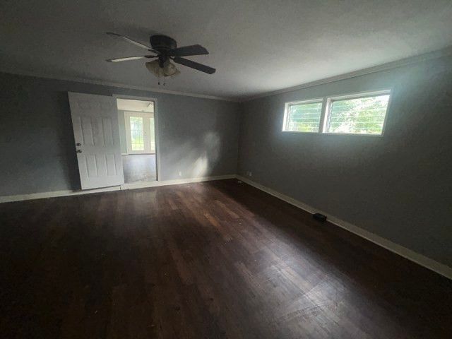 2302 E Mistletoe Avenue, Victoria, TX 77901