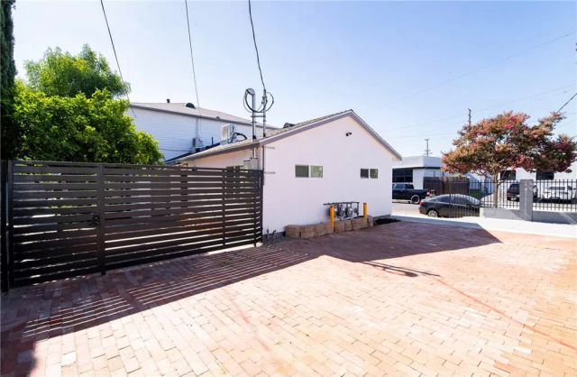 5334 Cleon Avenue, North Hollywood, CA 91601
