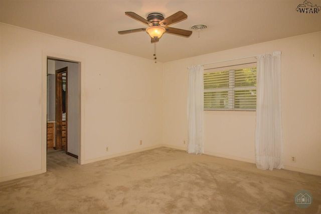 2302 12TH STREET, Vernon, TX 76384