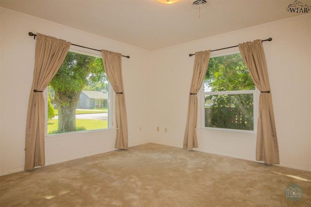 2302 12TH STREET, Vernon, TX 76384