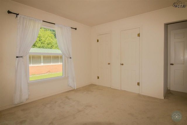 2302 12TH STREET, Vernon, TX 76384