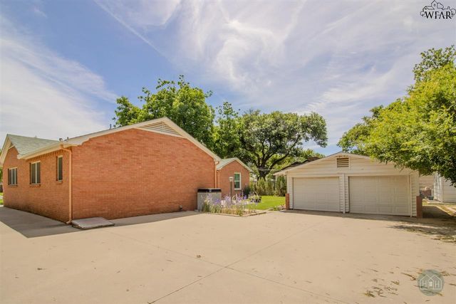 2302 12TH STREET, Vernon, TX 76384