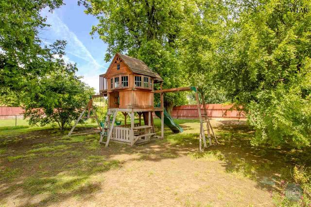 2302 12TH STREET, Vernon, TX 76384