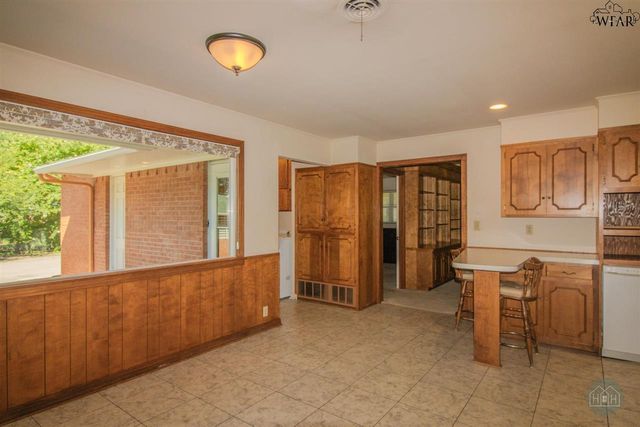 2302 12TH STREET, Vernon, TX 76384