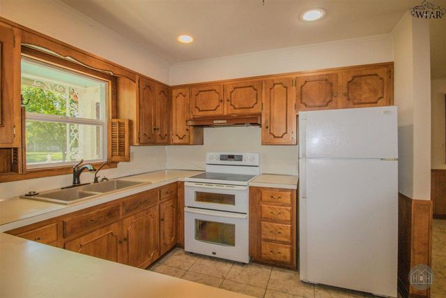 2302 12TH STREET, Vernon, TX 76384